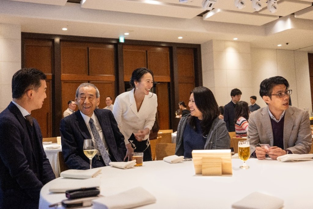 リン氏は、友人である関根和之氏とSeiRogai株式会社シニアアドバイザー 武田裕氏のご出席と継続的なご支援に感謝の意を表しました。